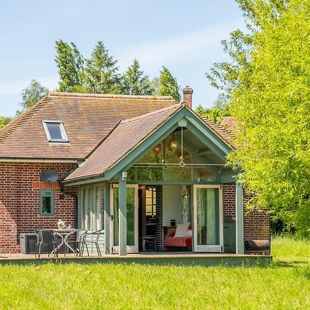 Вілла Ultimate Constable Country Rural Retreat - The Pump House Колчестер Екстер'єр фото